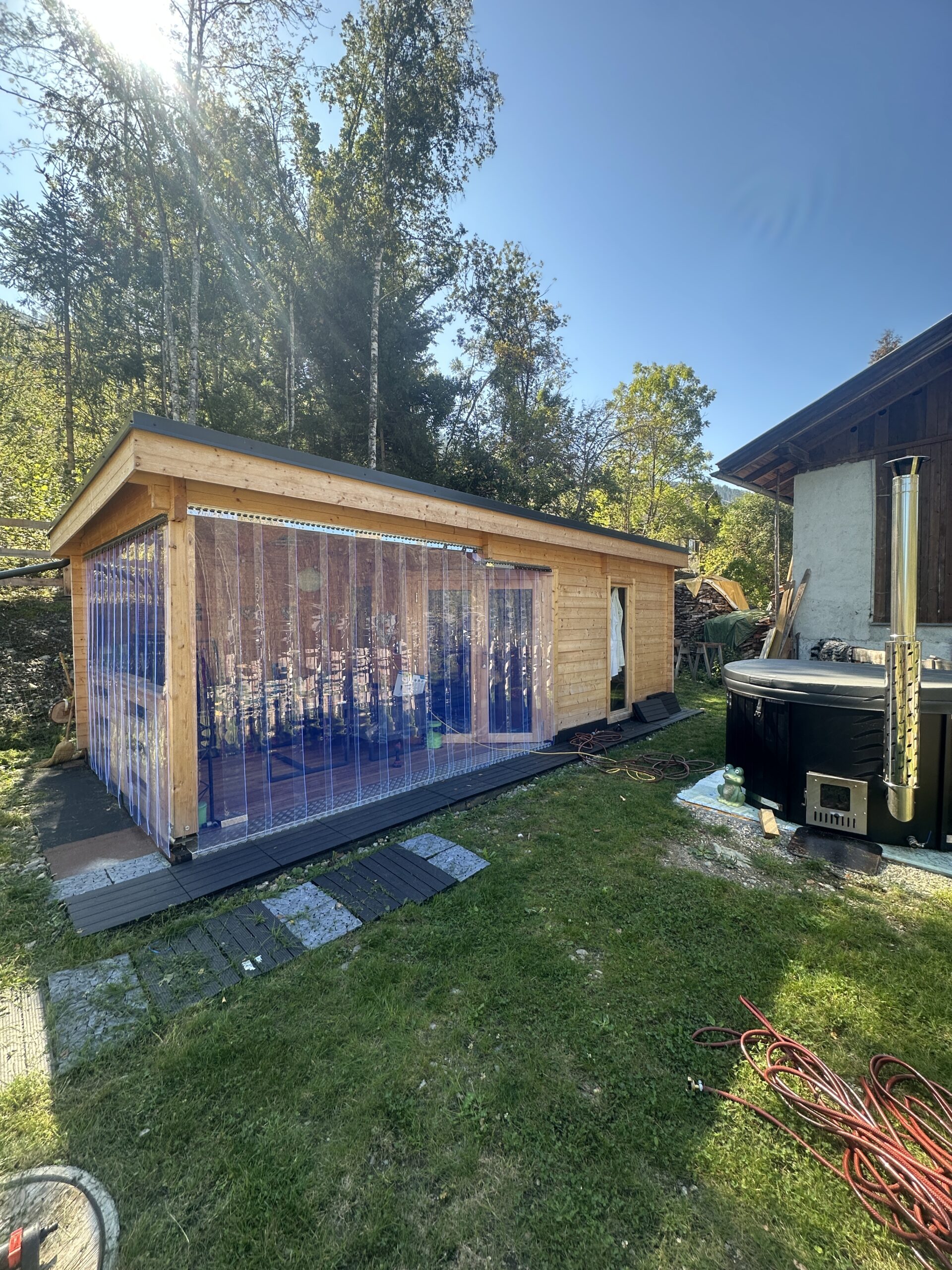 PVC-Streifenvorhang an Sauna und Veranda